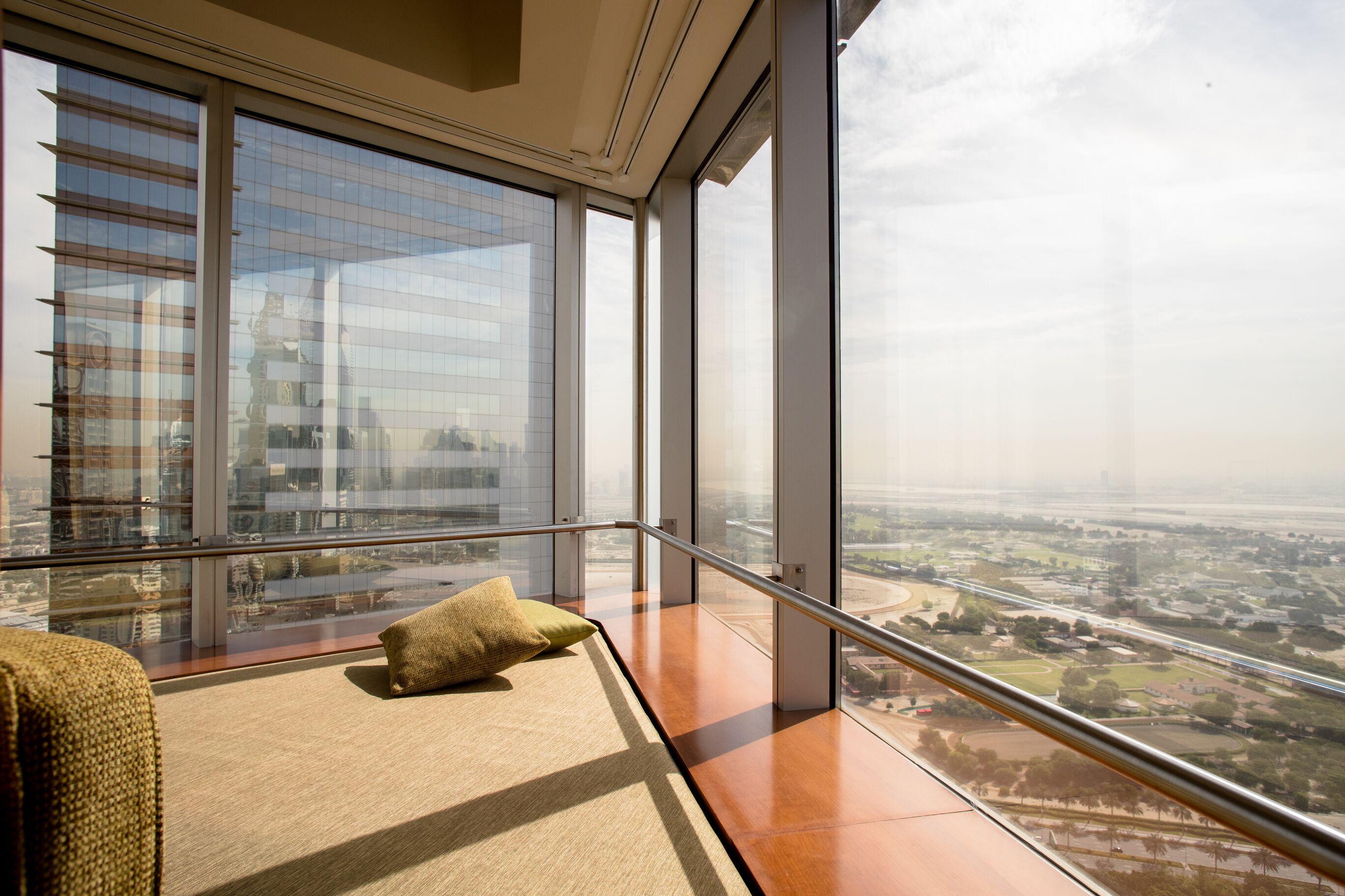 Hotel Jumeirah Emirates Towers 5*